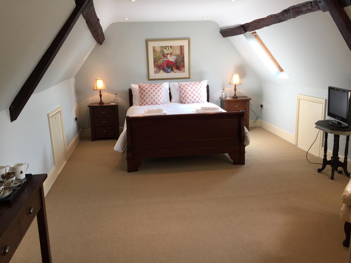 คาสเซิล ฟาร์ม เฮาส์ บีแอนด์บี Bed & Breakfast คอร์บี ภายนอก รูปภาพ
