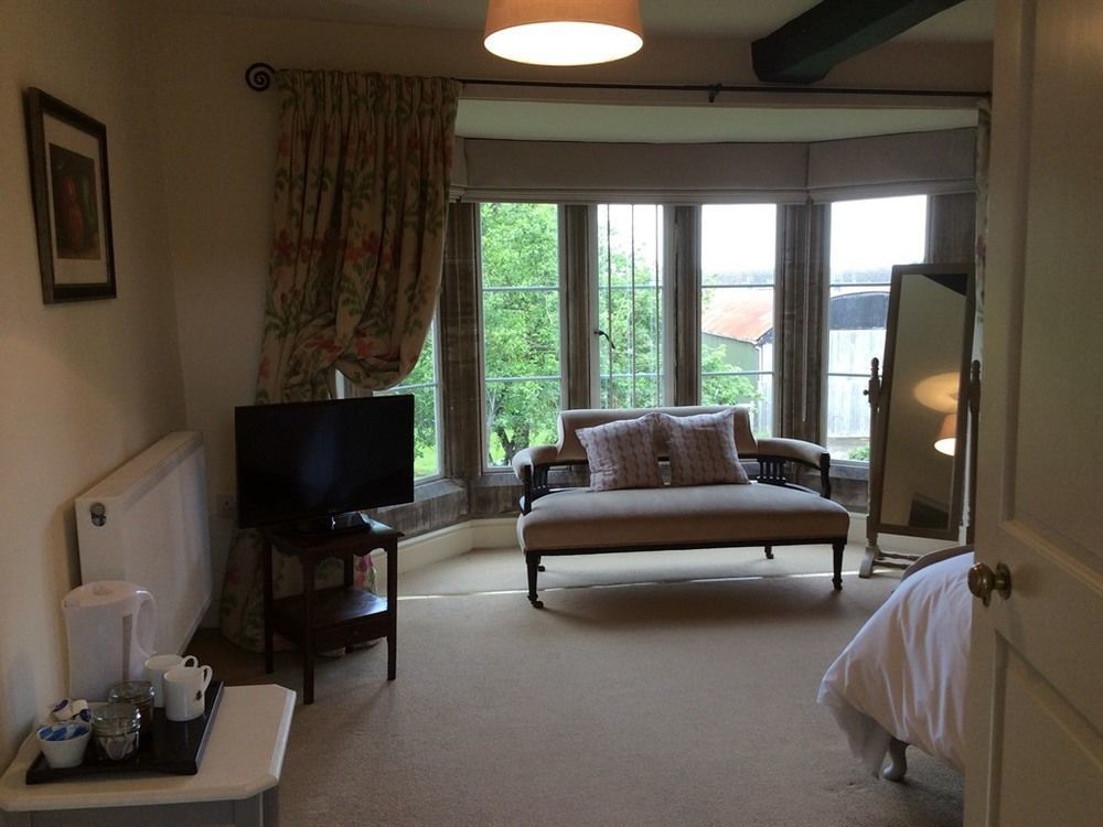 คาสเซิล ฟาร์ม เฮาส์ บีแอนด์บี Bed & Breakfast คอร์บี ภายนอก รูปภาพ